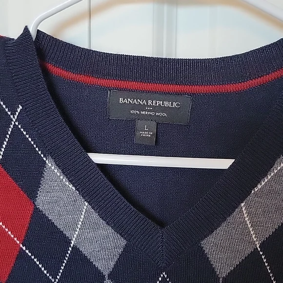 4/$20 BR Men's sweater - Picture 2 of 4